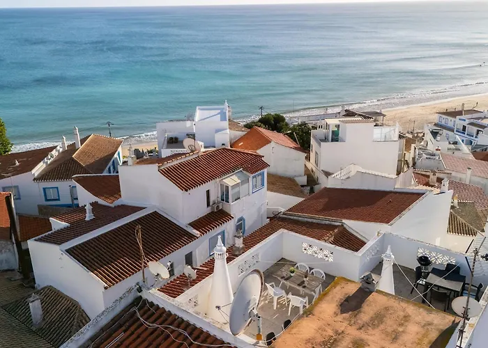 Comfy Flat W/ Rooftop View By Lovelystay Apartamento Burgau