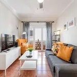 Comfy Flat W/ Rooftop View By Lovelystay *