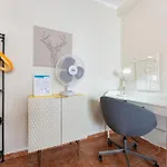 Comfy Flat W/ Rooftop View By Lovelystay *