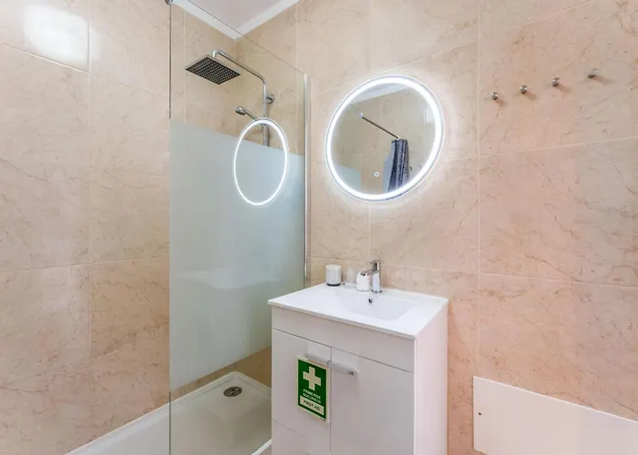 Comfy Flat W/ Rooftop View By Lovelystay * Burgau